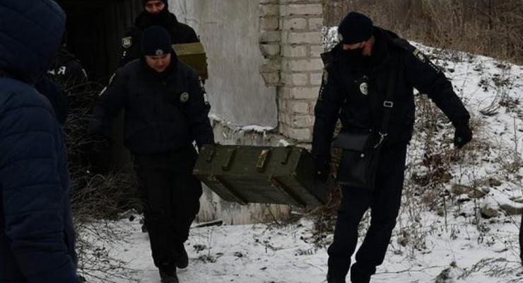 На Донбассе найден крупный тайник с оружием