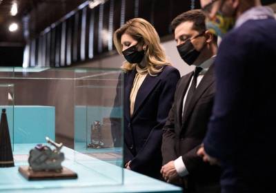 Супруги Зеленские посетили выставку "Леся Украинка: 150 имен"