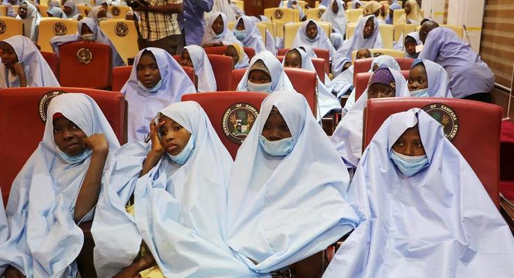 В Нигерии спасли сотни похищенных школьниц спустя четыре дня