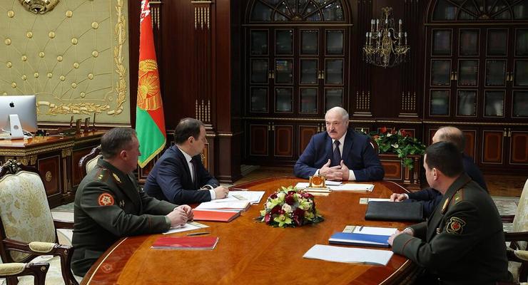 Глупо работать в направлении слияния с Россией – Лукашенко