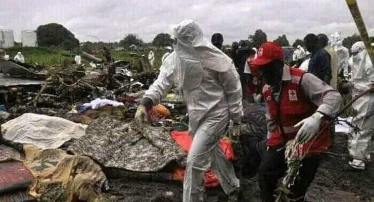 При крушении самолета в Южном Судане погибли 10 человек