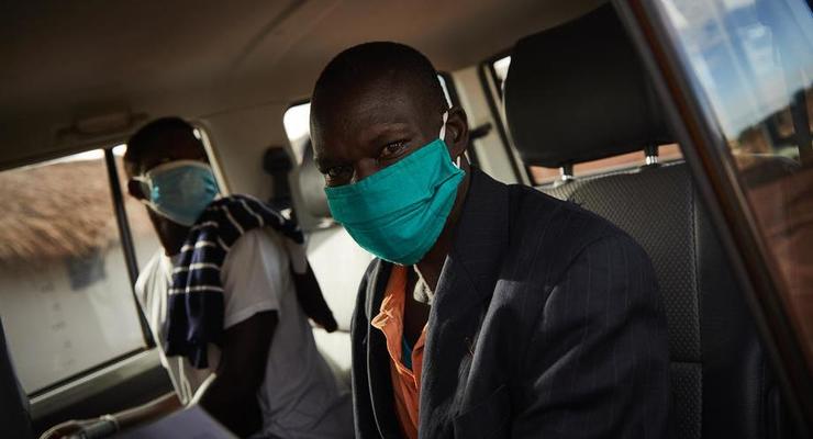 Судан и Лесото получили COVID-вакцины по программе COVAX