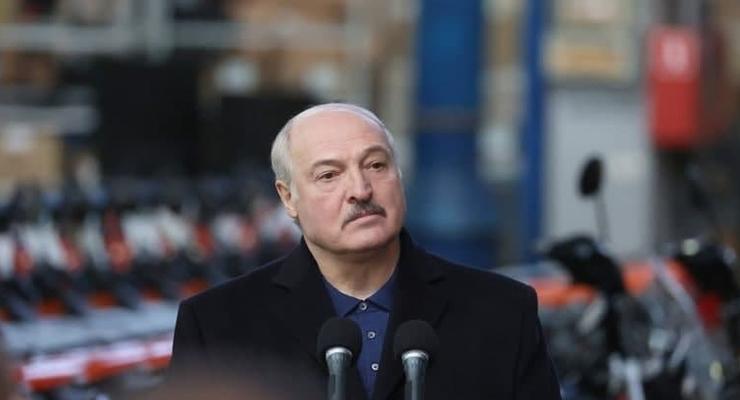 Лукашенко рассказал о "рухнувшей" Украине и сравнил ее с Беларусью
