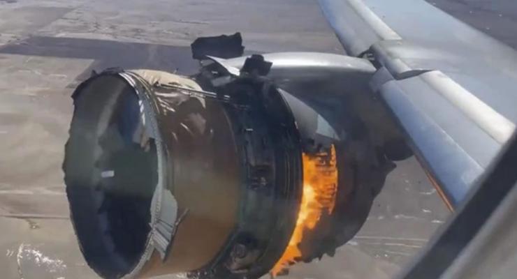 В двигателе Boeing обнаружены повреждения