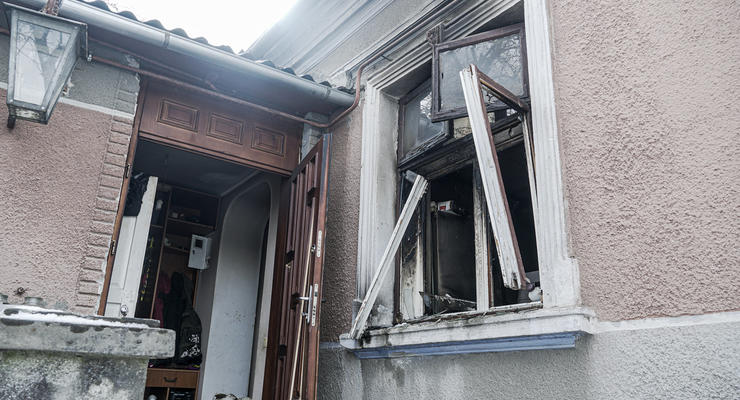 В Тернополе взорвался и горел дом, есть пострадавшие