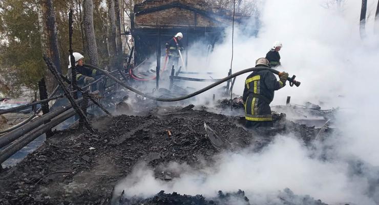 В Винницкой области горела кемпинг-гостиница