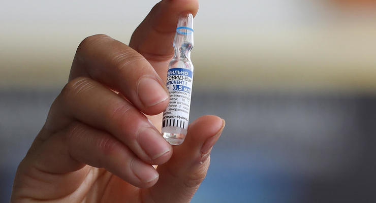 Мэр Ниццы просит власти Франции разрешить покупку российской вакцины