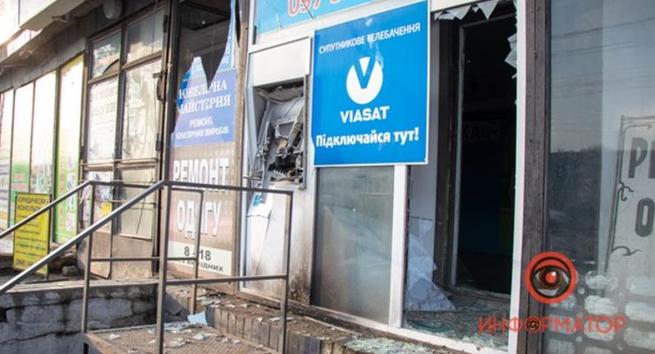 Под Днепром двое “мотобандитов” взорвали и опустошили банкомат