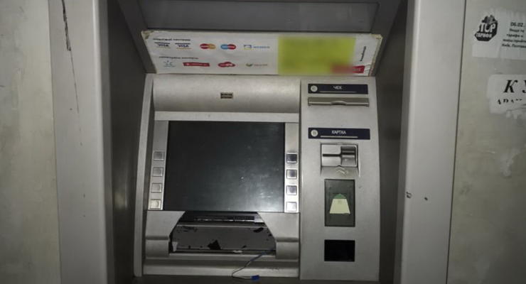На Харьковщине взорвали банкомат в банке и унесли деньги