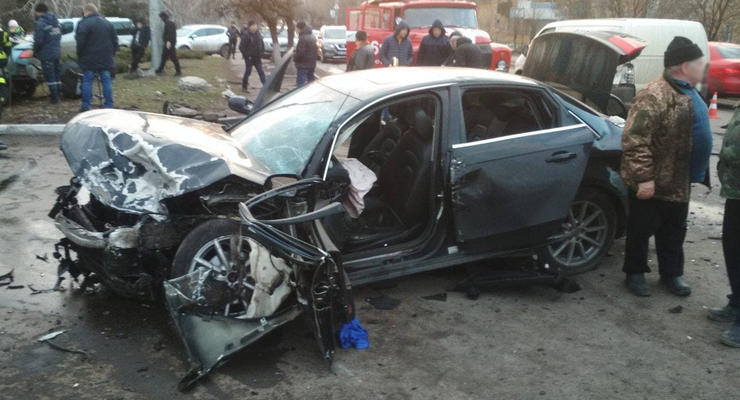 В Донецкой области в ДТП три человека погибли, еще три получили травмы