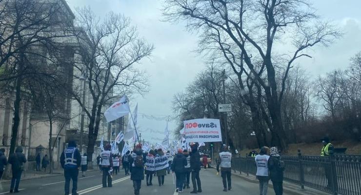 Протесты в Киеве: Улица Грушевского перекрыта
