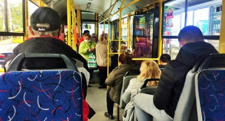 В Одессе решили не останавливать общественный транспорт