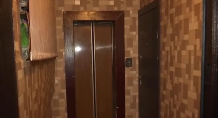 В Тернополе жители многоэтажки присвоили лифт, расширив квартиру