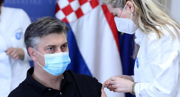 В Хорватии премьер и глава Минздрава привились препаратом AstraZeneca