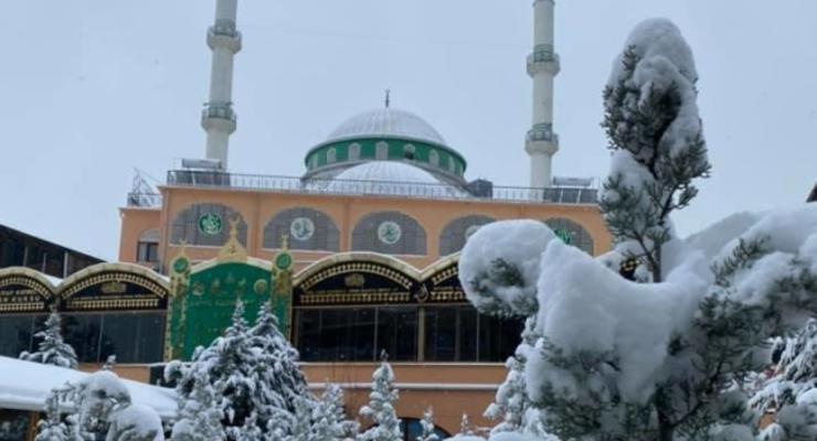 В Турцию вернулась зима: снегопады и гололед