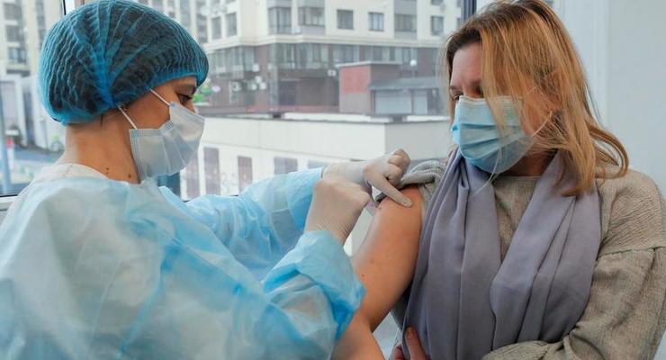 Степанов рассказал о новых контрактах на вакцины