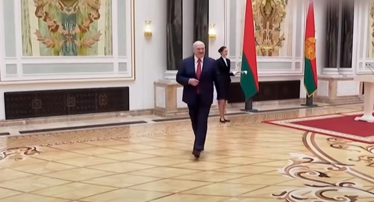 Дорогие авто и поле с картошкой: СМИ показали дворец Лукашенко