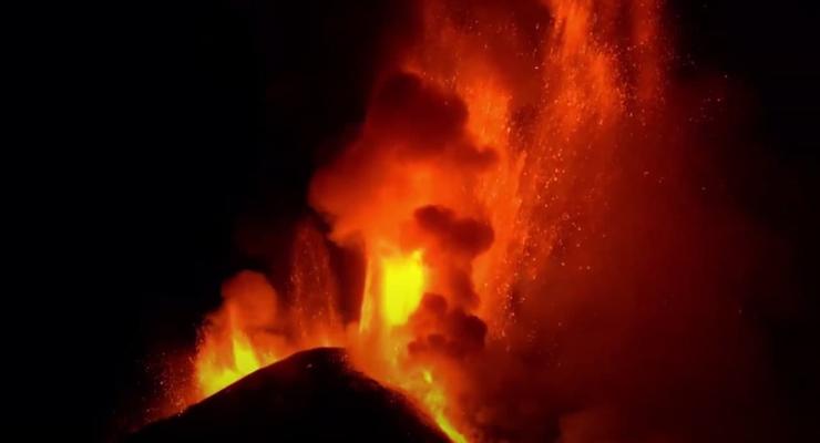 На Сицилии снова проснулся древний вулкан