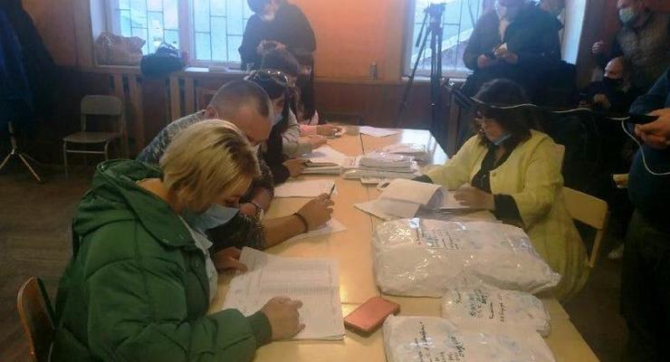 На Прикарпатье пересчет голосов на некоторых участках оспаривают в суде