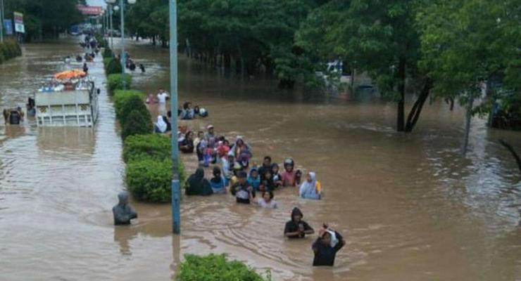 Еще более 40 человек погибли при наводнении в Индонезии и Восточном Тиморе