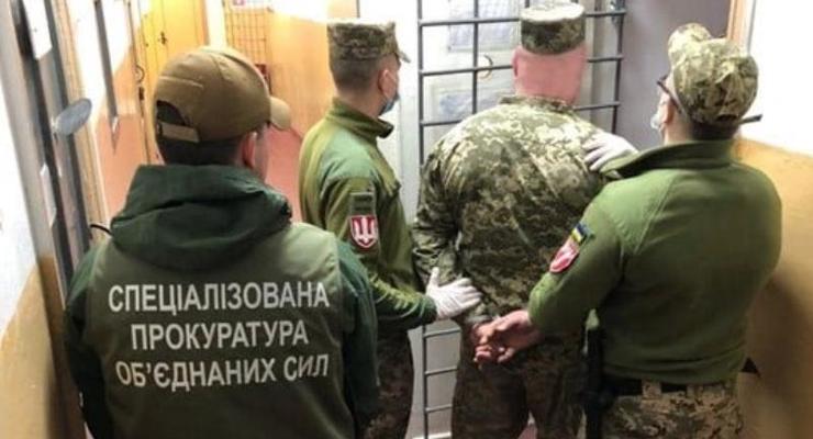 Стрельба в поезде под Харьковом: суд арестовал офицеров