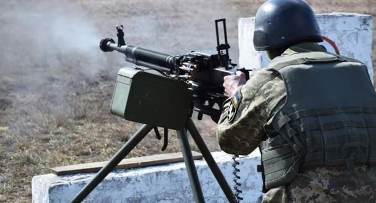 Сутки на Донбассе: враг стрелял и минировал, есть раненый