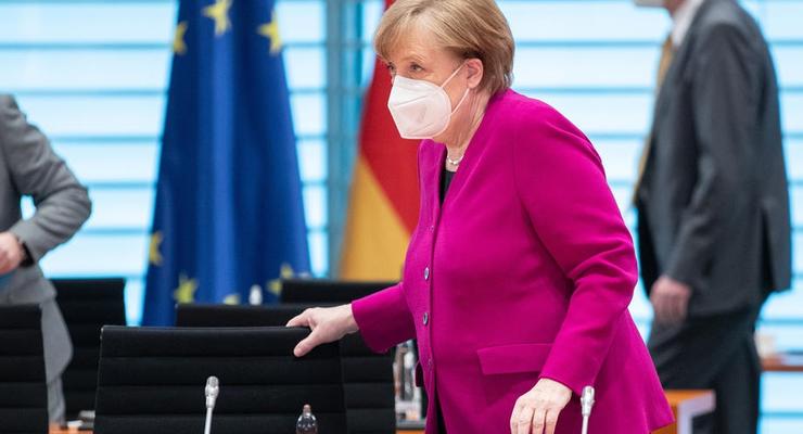 Меркель отберет полномочия у глав регионов для борьбы с COVID-19
