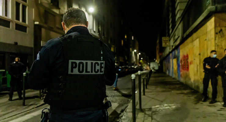 В Париже 110 человек оштрафовали за посещение ресторана
