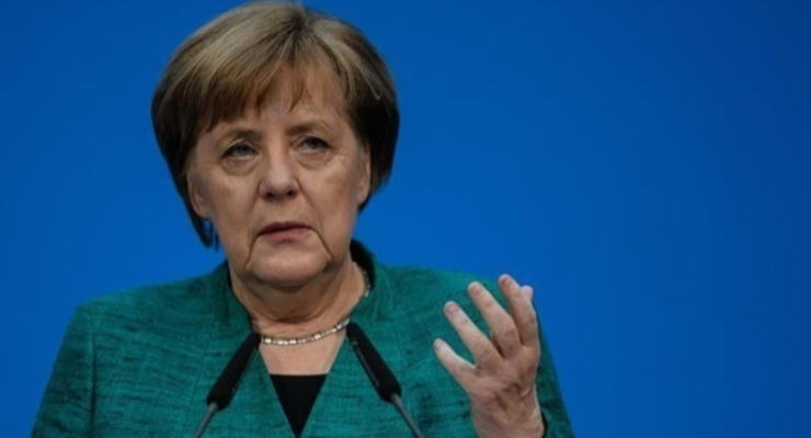 Меркель отменила запись на прививку от коронавируса - СМИ