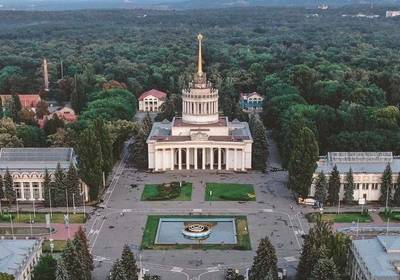 На ВДНХ в Киеве прошли обыски