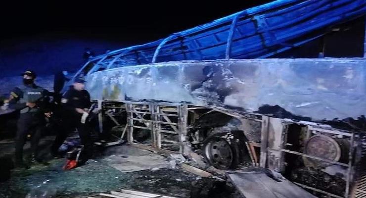 В Египте сгорел автобус с пассажирами