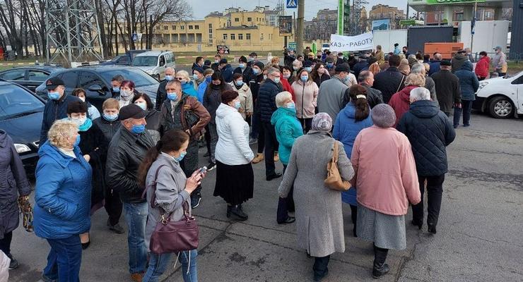 Сегодня акцию протеста устроили рабочие Харьковского авиазавода