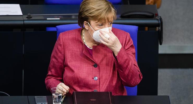 Меркель сделала прививку вакциной AstraZeneca