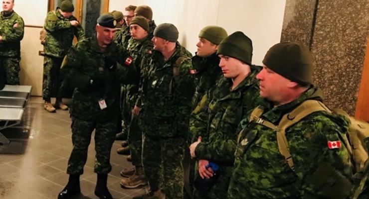 Канада остановила миссию военных инструкторов в Украине