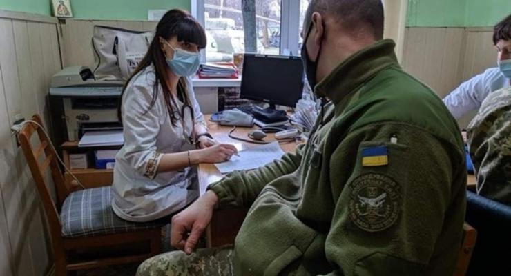 В Украине стартовала вакцинация сотрудников МВД