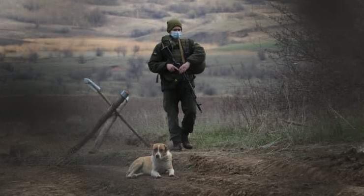 На Донбассе оккупанты шесть раз обстреляли позиции ООС