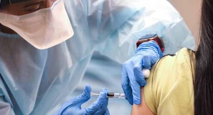 Вакцинация от COVID стала доступной для всех жителей США старше 16 лет