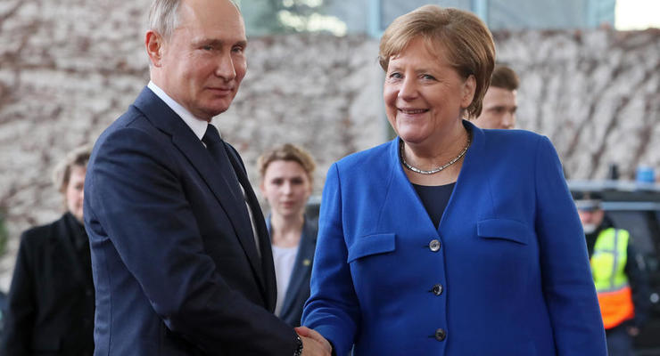 Меркель о критике Путина: "Говорю ему в личных разговорах"