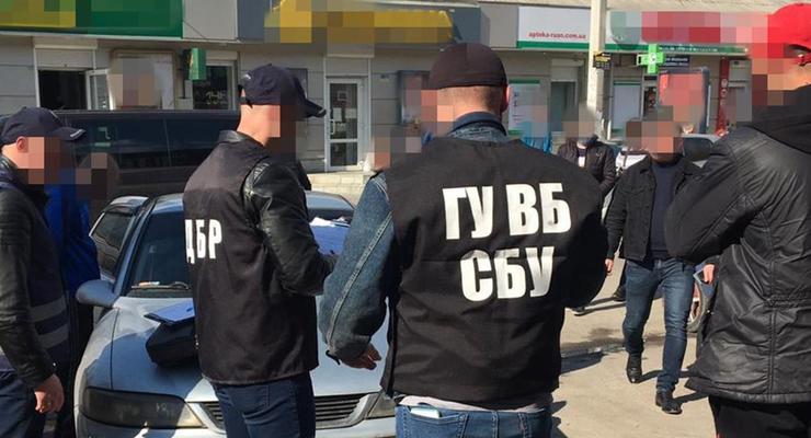 Полицейские продавали амфетамин и шантажировали покупателей - СБУ