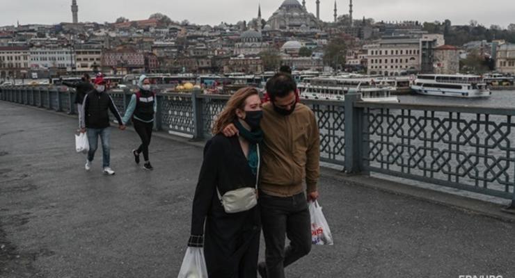 Комендантский час в Турции: для туристов сделали исключение
