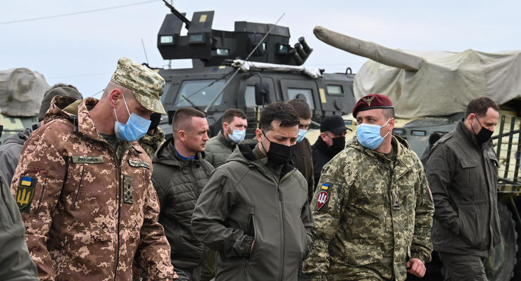 Зеленский посетил позиции ВСУ у Крыма: "Армия должна быть готова"