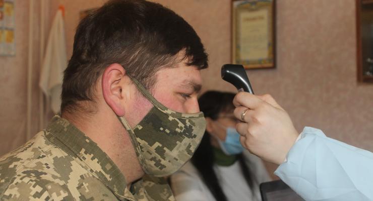 За день 65 украинских военнослужащих заболели СOVID-19