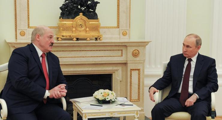 Путин и Лукашенко поздравили украинцев с 9 мая