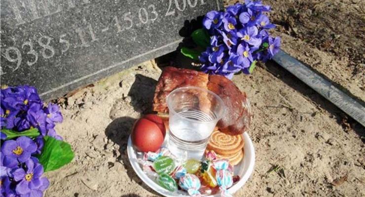 На Одесчине ребенок отравился водкой на кладбище