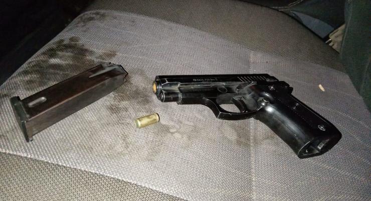 В Закарпатье мужчина обстрелял из пистолета группу с детьми