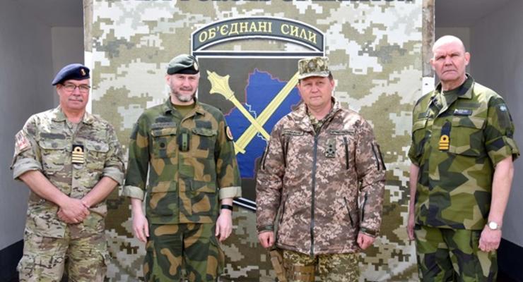 Трое иностранных военных атташе посетили Донбасс