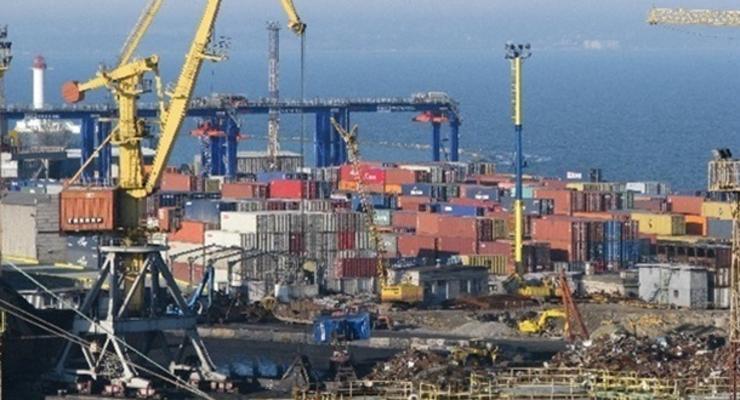 Украина увеличила экспорт и импорт на 20% за год