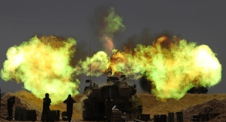 Израиль атакует сектор Газа наземными силами