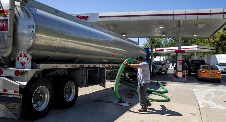 Сколько будет стоить бензин: Кабмин отрегулирует цены на топливо