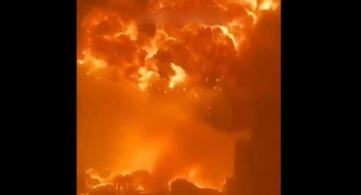 Ракета ХАМАС вызвала взрыв и пожар в порту города Ашдода